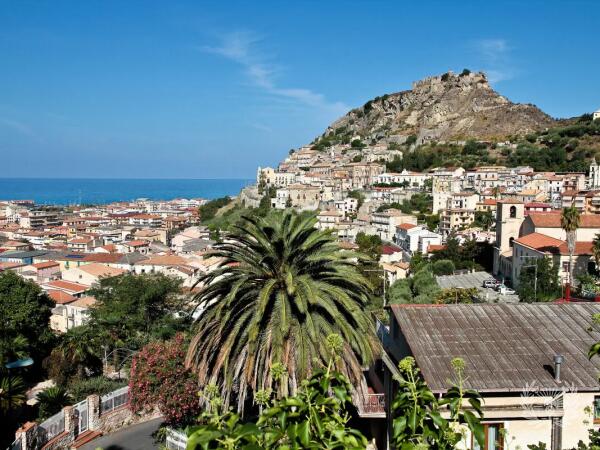 Apartment for sale on the Tyrrhenian coast of Cosenza